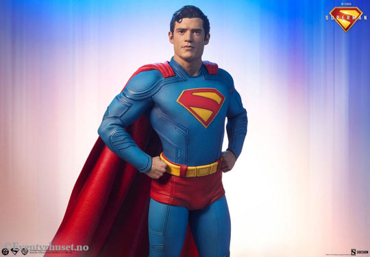 Superman (2025) Premium Format Statues Superman 61 cm & Krypto 23 cm Bundle (2) Collectibles