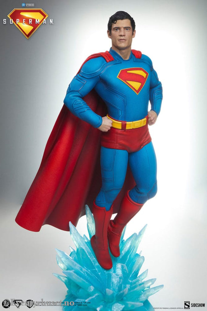 Superman (2025) Premium Format Statues Superman 61 cm & Krypto 23 cm Bundle (2) Collectibles