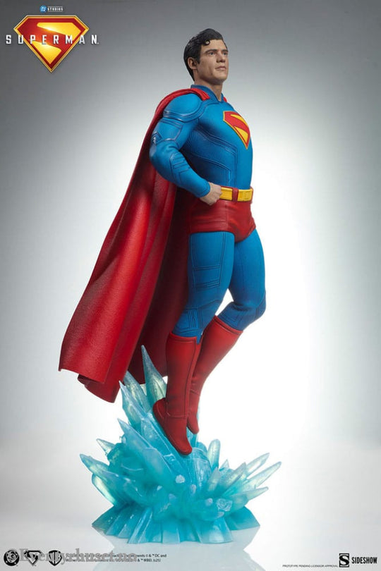 Superman (2025) Premium Format Statues Superman 61 cm & Krypto 23 cm Bundle (2) Collectibles