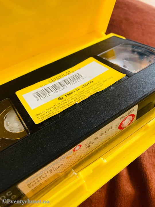 Sus & Dus på by’n. 1968. VHS Big Box. VHS Big Box