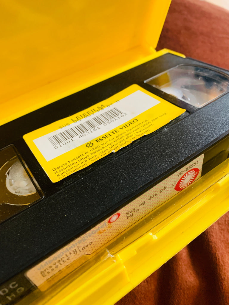 Sus & Dus på by’n. 1968. VHS Big Box. VHS Big Box