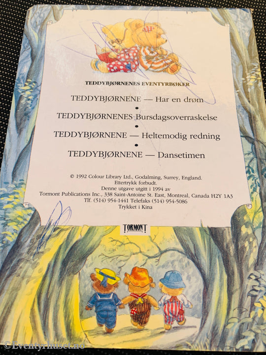 Teddybjørnenes Bursdagsoverraskelse. Bok.