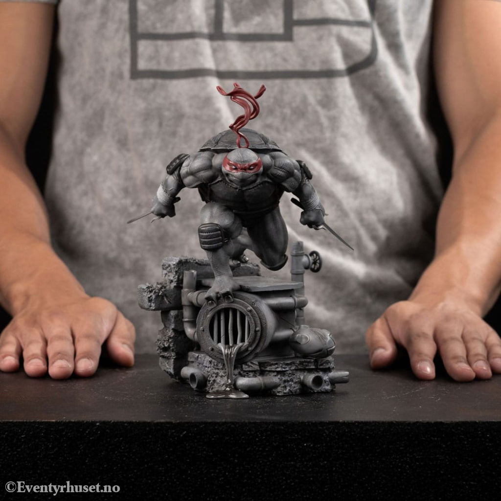 Teenage Mutant Ninja Turtles Art Scale Statue 1/10 Raphael Black and White Variant 26 cm exclusive Collectibles
