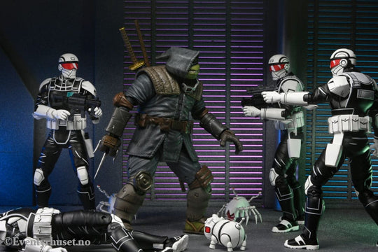 Teenage Mutant Ninja Turtles (The Last Ronin) Action Figure Synja Commando with Mousers 18 cm Toys
