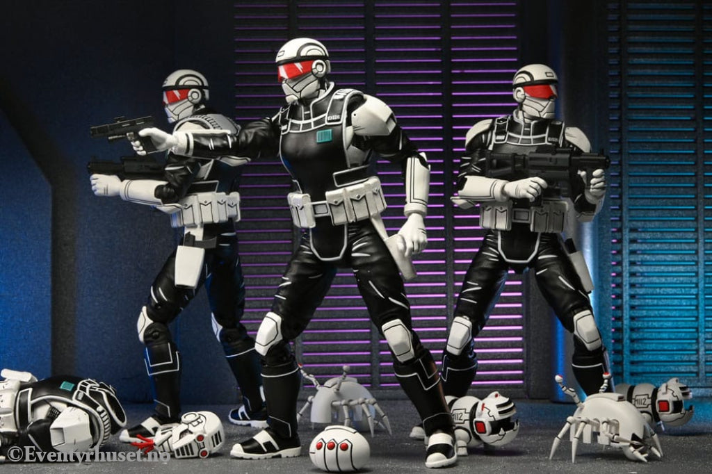 Teenage Mutant Ninja Turtles (The Last Ronin) Action Figure Synja Commando with Mousers 18 cm Toys
