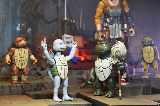 Teenage Mutant Ninja Turtles: The Last Ronin Action Figure Ultimate Casey Marie with Baby Odyn & Uno 17 cm Toys