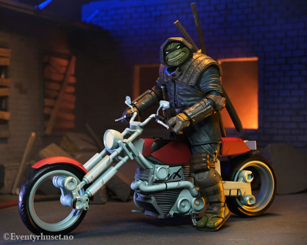 Teenage Mutant Ninja Turtles (The Last Ronin The Lost Years) Action Figure Casey Marie with Last Ronin Motorcycle 18 cm