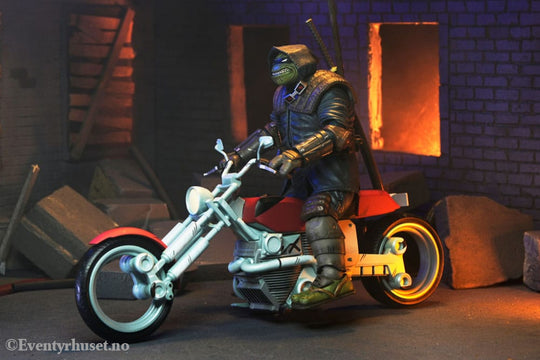 Teenage Mutant Ninja Turtles (The Last Ronin The Lost Years) Action Figure Casey Marie with Last Ronin Motorcycle 18 cm