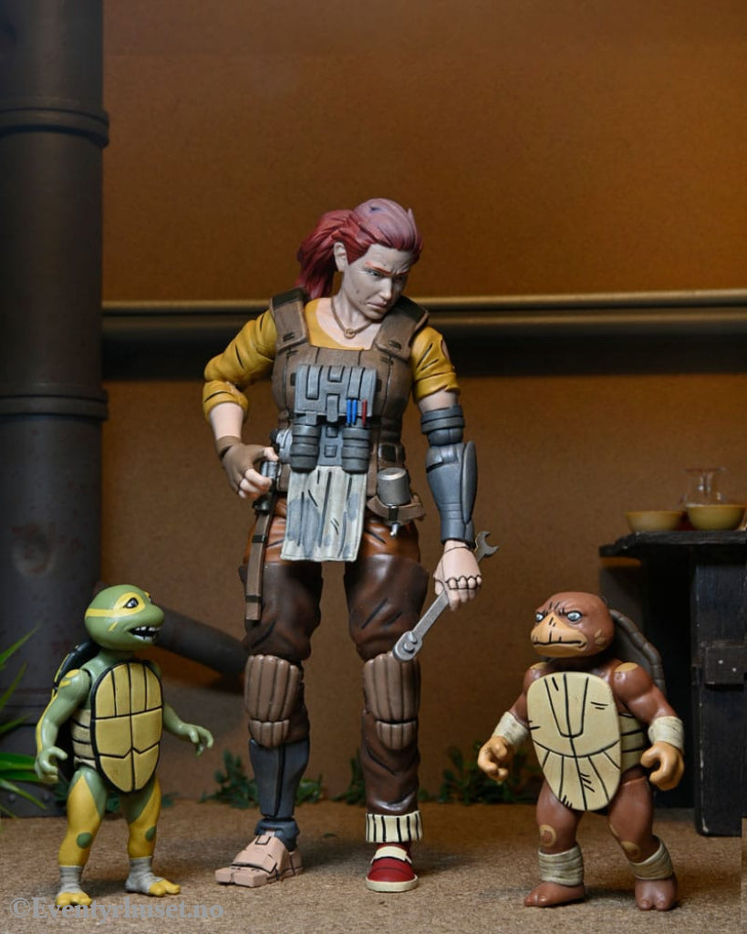 Teenage Mutant Ninja Turtles (The Last Ronin The Lost Years) Action Figure Grammy April with Baby Yi & Moja 18 cm Toys