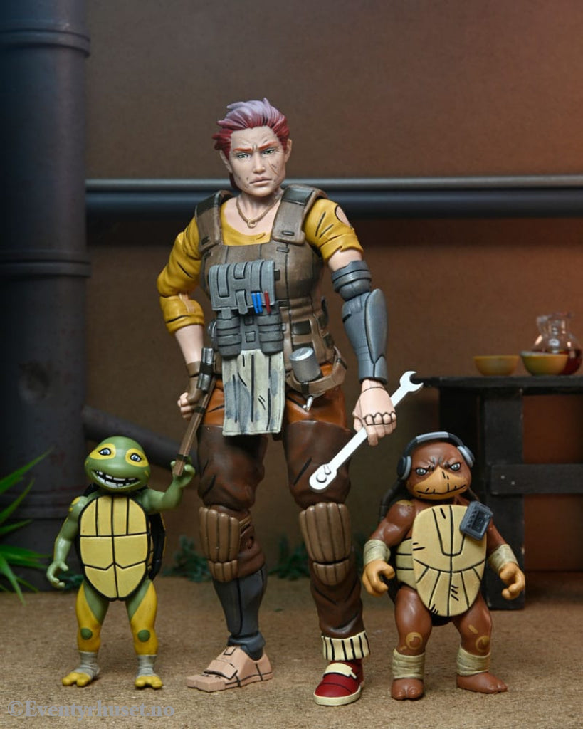 Teenage Mutant Ninja Turtles (The Last Ronin The Lost Years) Action Figure Grammy April with Baby Yi & Moja 18 cm Toys