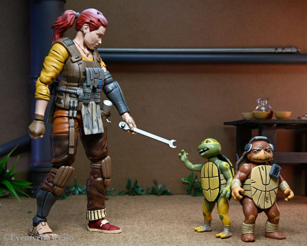Teenage Mutant Ninja Turtles (The Last Ronin The Lost Years) Action Figure Grammy April with Baby Yi & Moja 18 cm Toys
