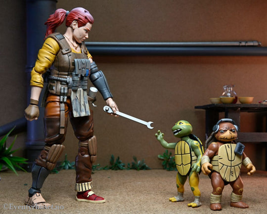 Teenage Mutant Ninja Turtles (The Last Ronin The Lost Years) Action Figure Grammy April with Baby Yi & Moja 18 cm Toys