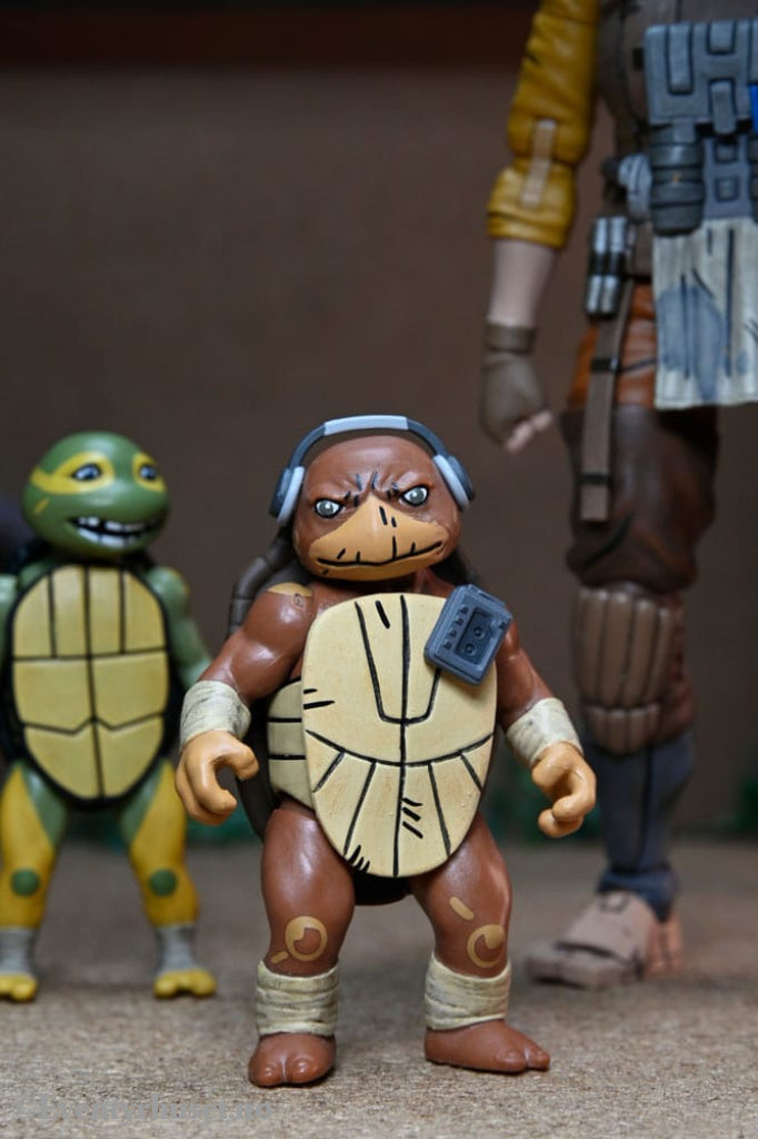 Teenage Mutant Ninja Turtles (The Last Ronin The Lost Years) Action Figure Grammy April with Baby Yi & Moja 18 cm Toys