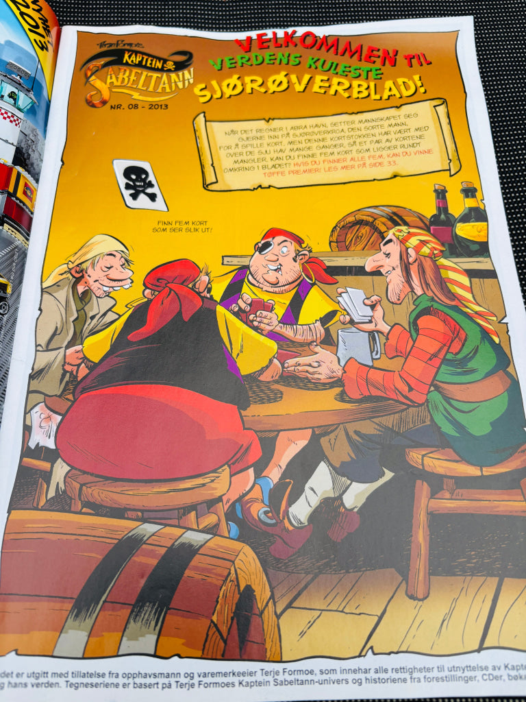 Terje Formoe. Kaptein Sabeltann. 2013/08. Tegneserieblad. Tegneserieblad
