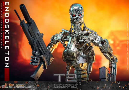 Terminator 2: Judgment Day Movie Masterpiece Die-cast Action Figure 1/6 Endoskeleton (Battle Damaged Version) 31 cm Toys