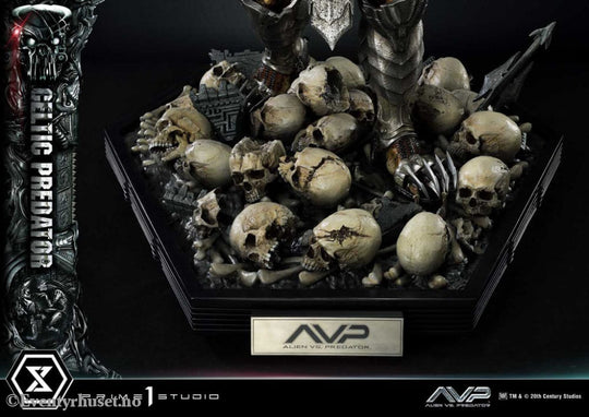 The Alien vs. Predator Museum Masterline Series Statue 1/3 Celtic Predator 95 cm Collectibles