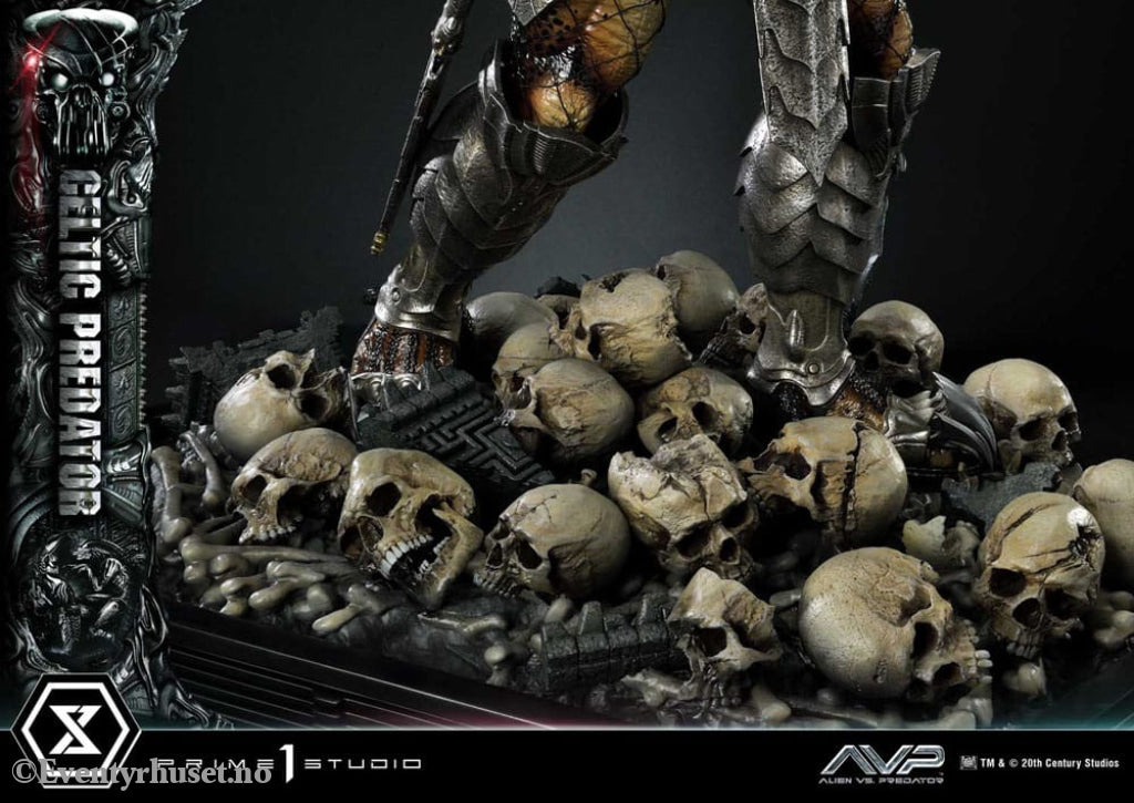 The Alien vs. Predator Museum Masterline Series Statue 1/3 Celtic Predator 95 cm Collectibles