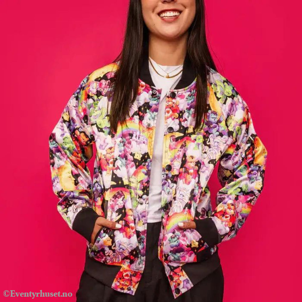 The Care Bears x Universal Monsters by Loungefly Bomber Jacket Unisex Barbie 65th Anniversary. Størrelse: Large. Ny