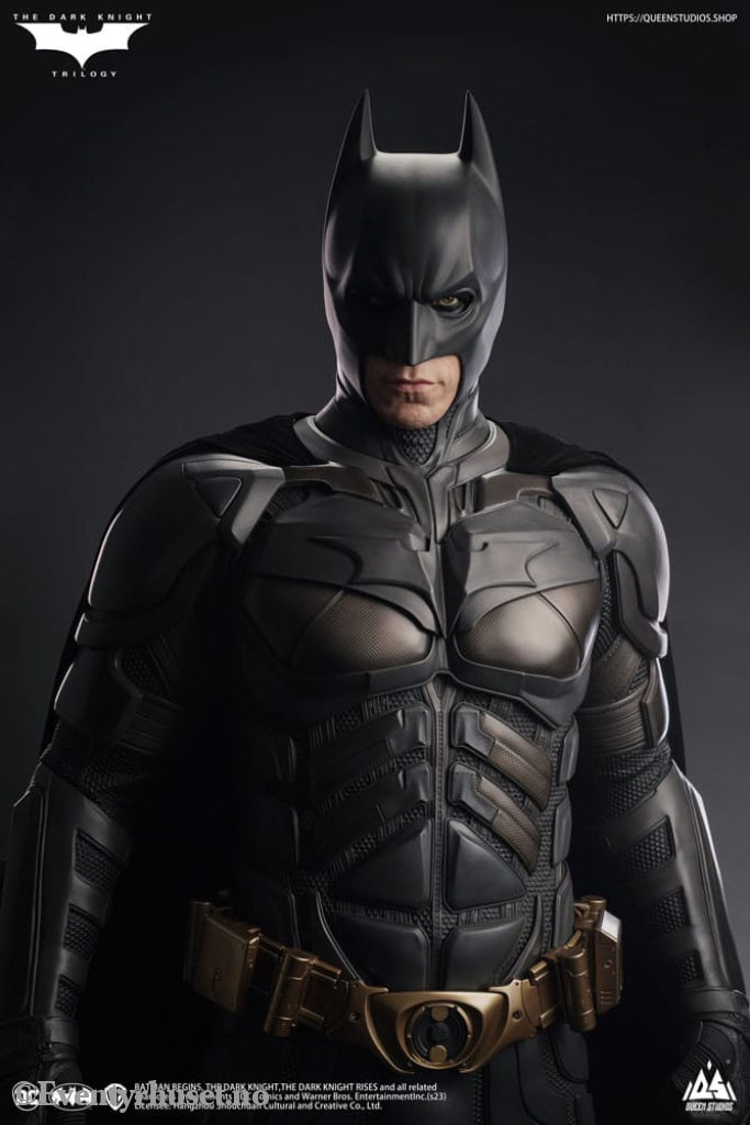 The Dark Knight Life-Size Statue Batman Deluxe Edition 207 cm Collectibles