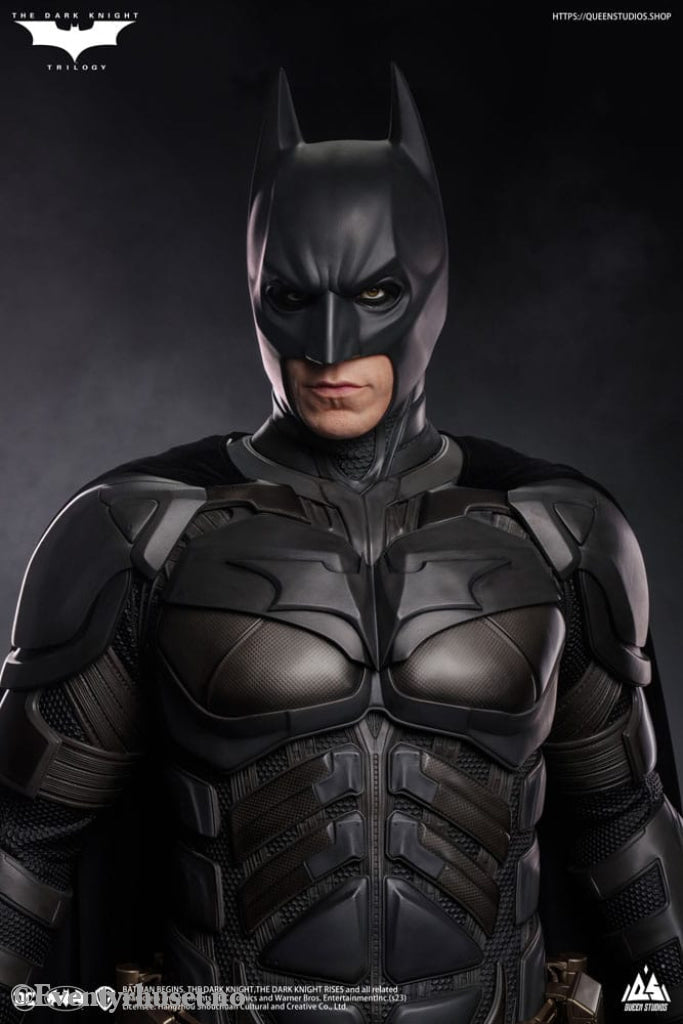 The Dark Knight Life-Size Statue Batman Deluxe Edition 207 cm Collectibles