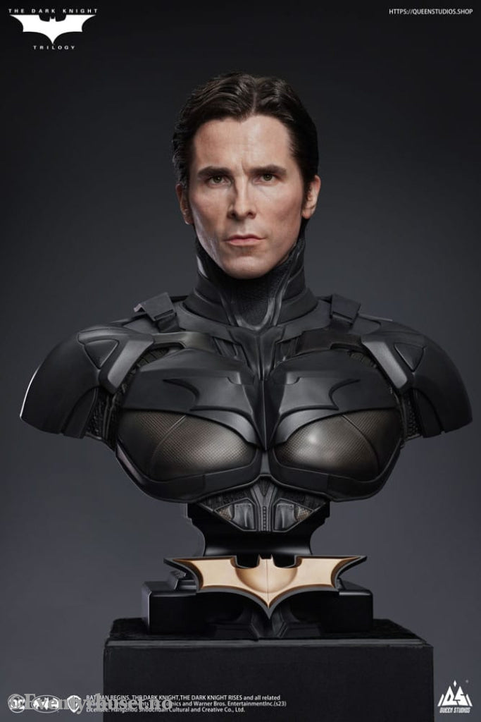 The Dark Knight Life-Size Statue Batman Deluxe Edition 207 cm Collectibles