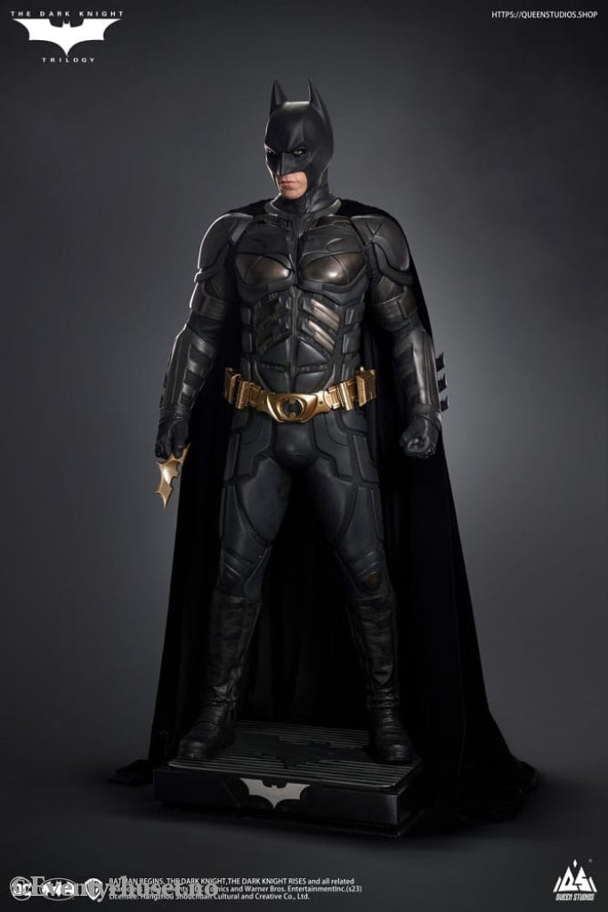The Dark Knight Life-Size Statue Batman Deluxe Edition 207 cm Collectibles