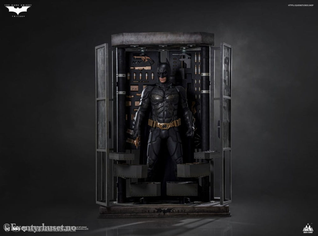 The Dark Knight Life-Size Statue Batman Ultimate Edition 207 cm Collectibles