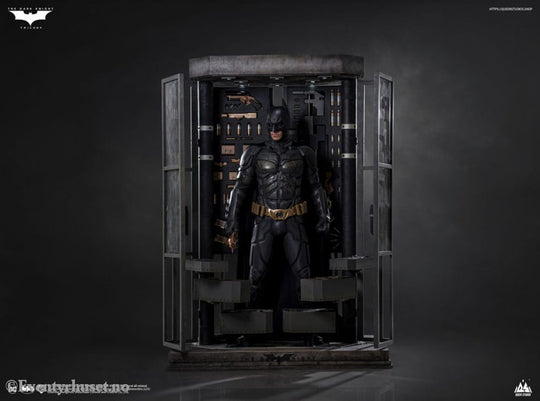 The Dark Knight Life-Size Statue Batman Ultimate Edition 207 cm Collectibles