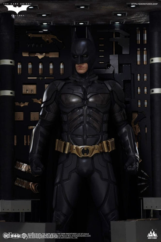The Dark Knight Life-Size Statue Batman Ultimate Edition 207 cm Collectibles