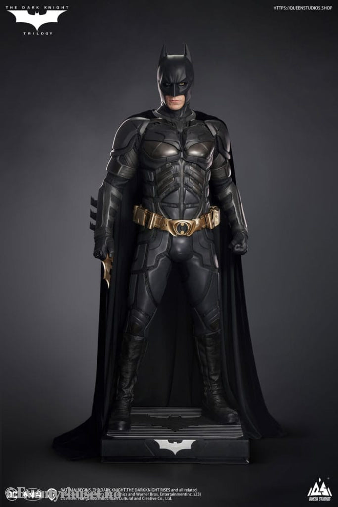 The Dark Knight Life-Size Statue Batman Ultimate Edition 207 cm Collectibles