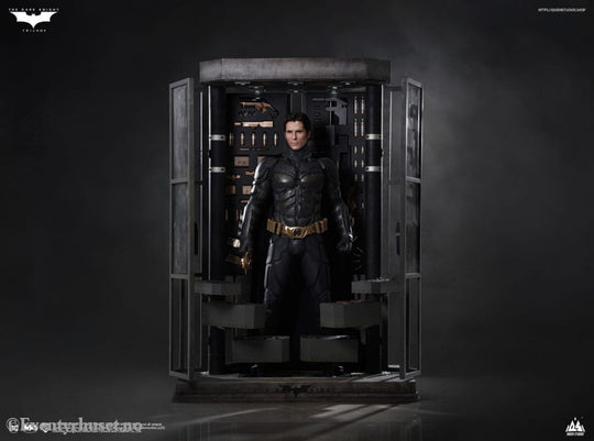 The Dark Knight Life-Size Statue Batman Ultimate Edition 207 cm Collectibles