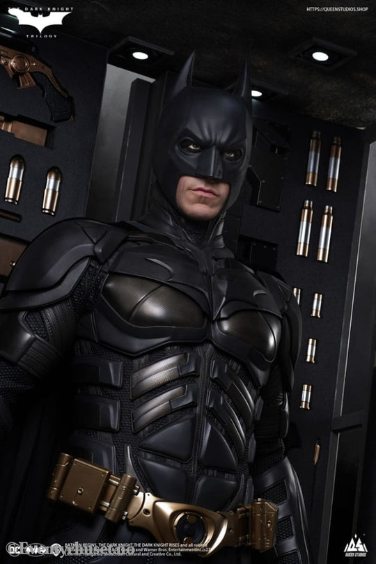The Dark Knight Life-Size Statue Batman Ultimate Edition 207 cm Collectibles