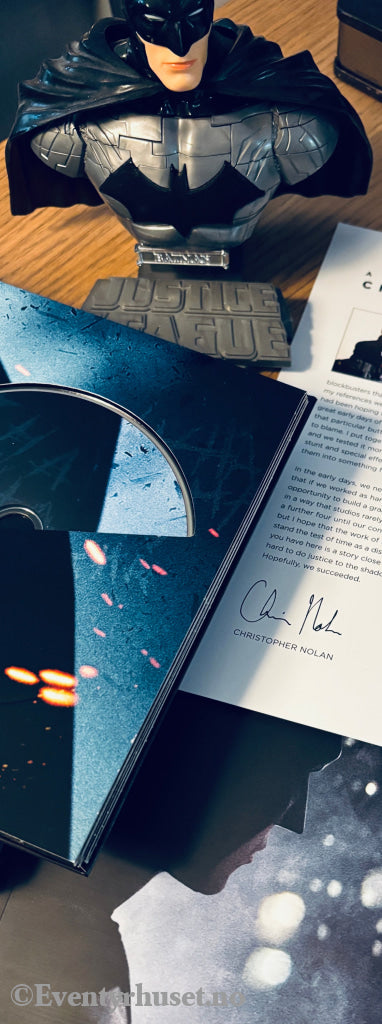 The Dark Knight Triology. DVD samleboks med figur.