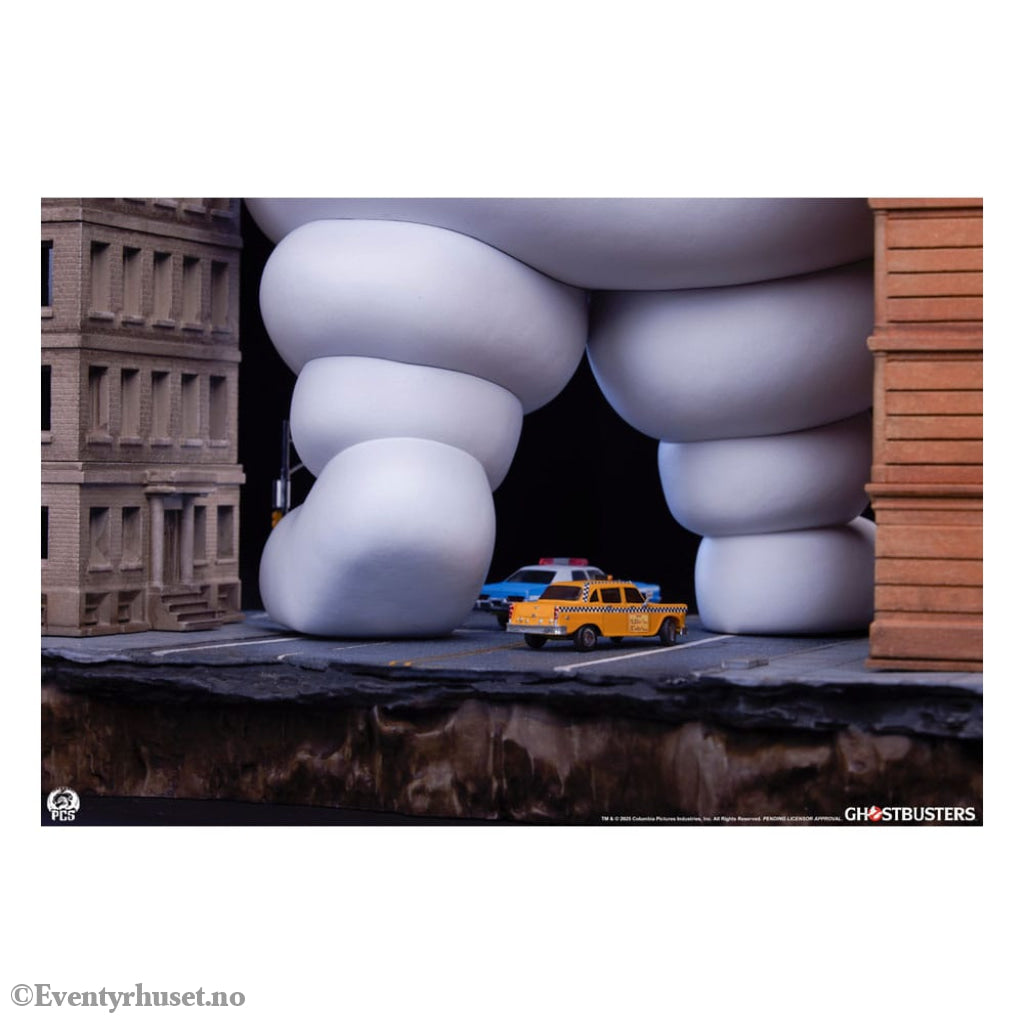 The Ghostbusters Diorama Statue Stay Puft Marshmallow Man Deluxe Edition 74 cm Collectibles