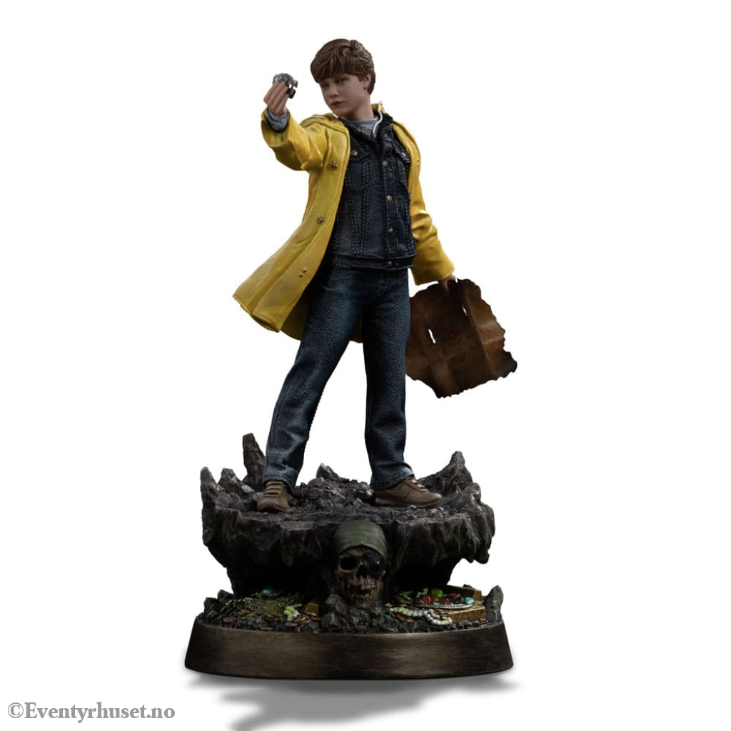 The Goonies Art Scale Statue 1/10 Mikey Walsh (40th anniversary) 21 cm Collectibles