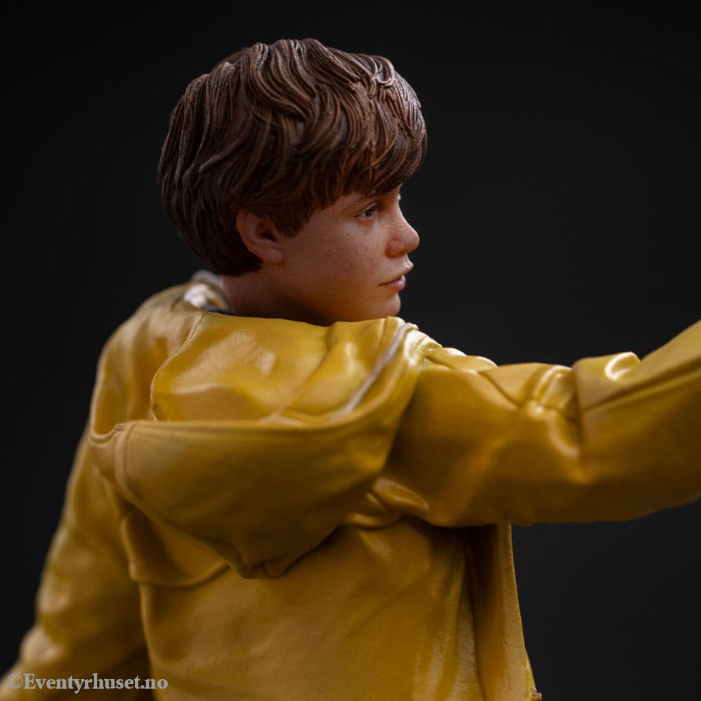 The Goonies Art Scale Statue 1/10 Mikey Walsh (40th anniversary) 21 cm Collectibles