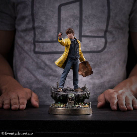 The Goonies Art Scale Statue 1/10 Mikey Walsh (40th anniversary) 21 cm Collectibles
