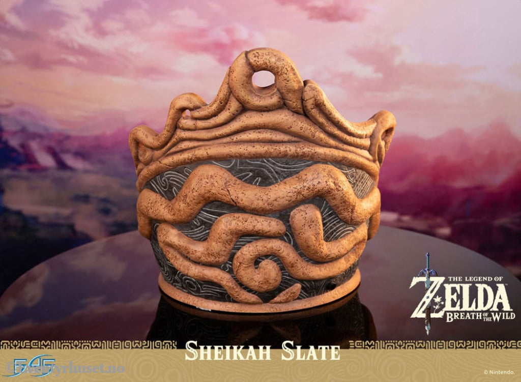 The Legend of Zelda: Breath of the Wild Life Size Statue 1/1 Sheikah Slate 24 cm Collectibles