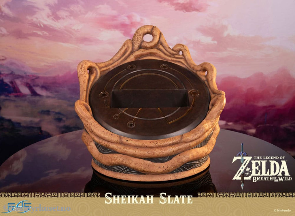 The Legend of Zelda: Breath of the Wild Life Size Statue 1/1 Sheikah Slate 24 cm Collectibles