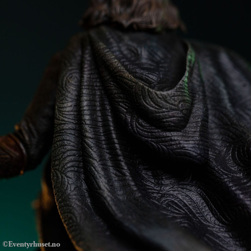 The Lord of the Rings Art Scale Statue 1/10 Aragorn Unleashed 31 cm Collectibles