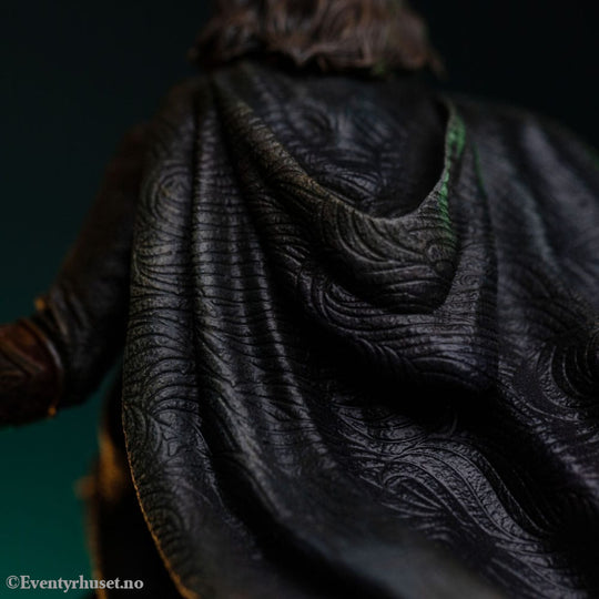 The Lord of the Rings Art Scale Statue 1/10 Aragorn Unleashed 31 cm Collectibles