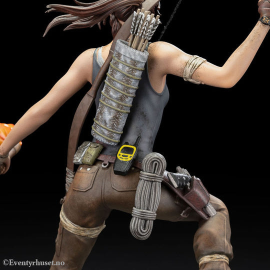 Tomb Raider PVC Statue Lara Croft Survivor Era 33 cm Collectibles