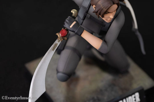 Tomb Raider PVC Statue The Legend of Lara Croft 19 cm Collectibles