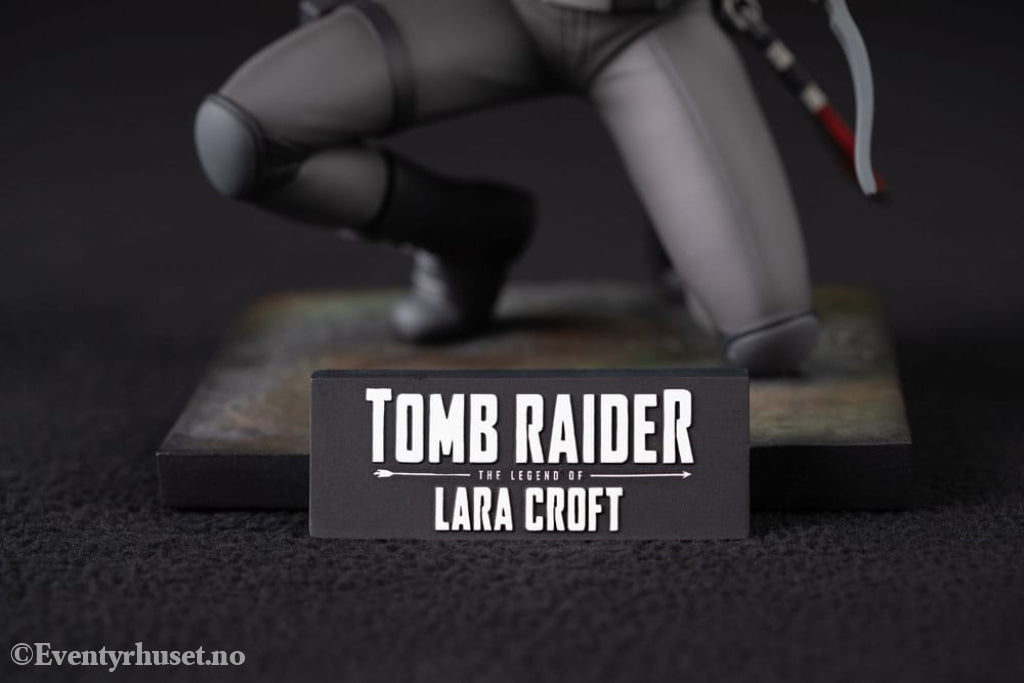 Tomb Raider PVC Statue The Legend of Lara Croft 19 cm Collectibles