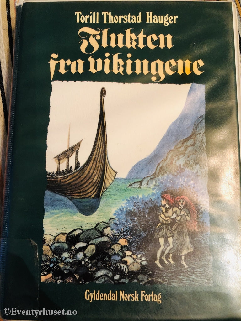 Torill Torstad Hauger. 1993. Flukten Fra Vikingene. Kassettbok På 3 Kassetter.