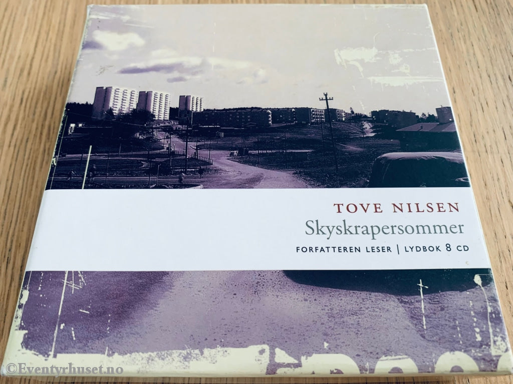 Tove Nilsen. 1996. Skyskrapersommer. Lydbok På 8 Cd.