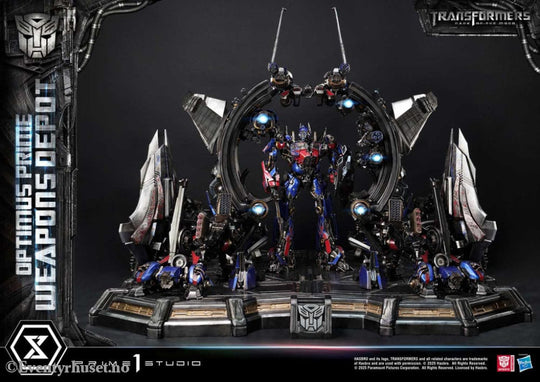 Transformers: Dark of the Moon (Film) Museum Masterline Statue Optimus Prime Weapons Depot 127 cm Collectibles