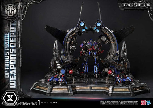 Transformers: Dark of the Moon (Film) Museum Masterline Statue Optimus Prime Weapons Depot 127 cm Collectibles