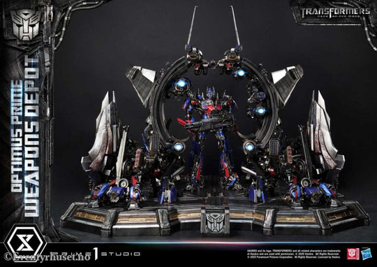 Transformers: Dark of the Moon (Film) Museum Masterline Statue Optimus Prime Weapons Depot 127 cm Collectibles