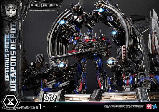 Transformers: Dark of the Moon (Film) Museum Masterline Statue Optimus Prime Weapons Depot 127 cm Collectibles